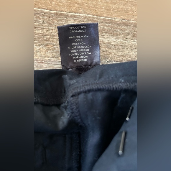 Ann Taylor Signature Black Women's Bermuda Shorts, Size 12 - Picture 6 of 11